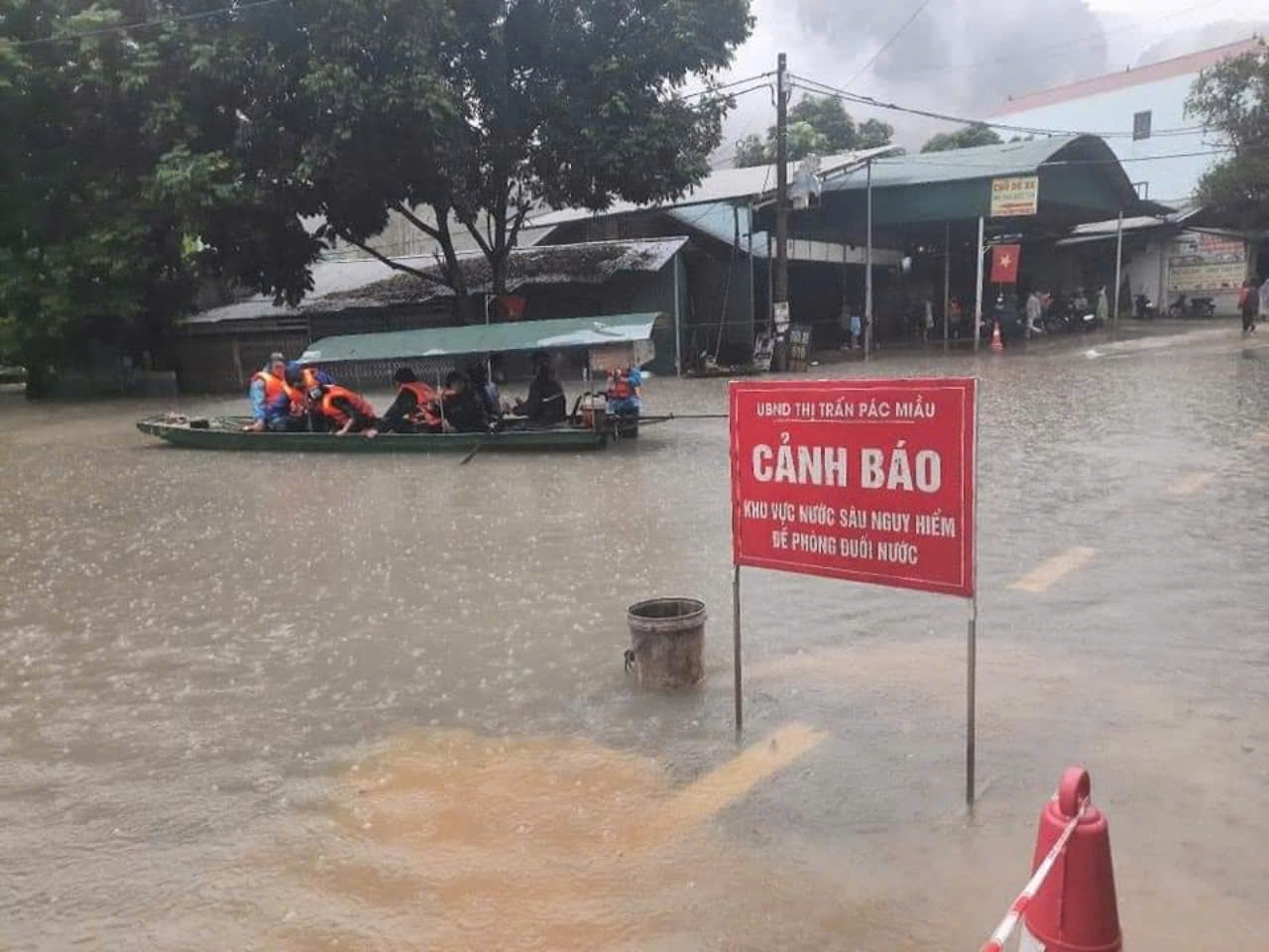 Bão lũ lịch sử: Miền Nam sẵn sàng chi viện hàng hóa thực phẩm cho miền Bắc